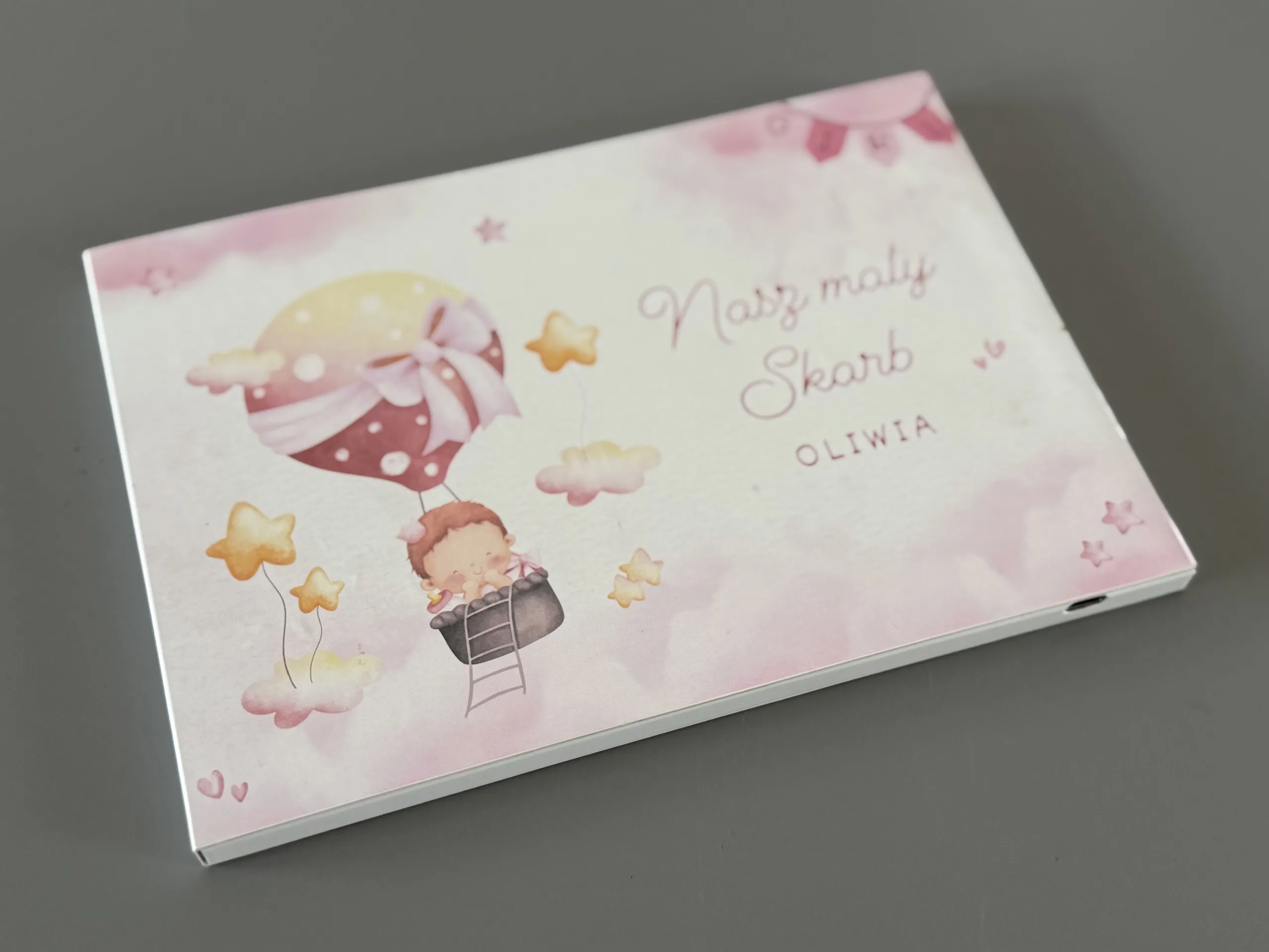 Video album na narodziny dziecka, roczek lub chrzest z ekranem 7 cali HD